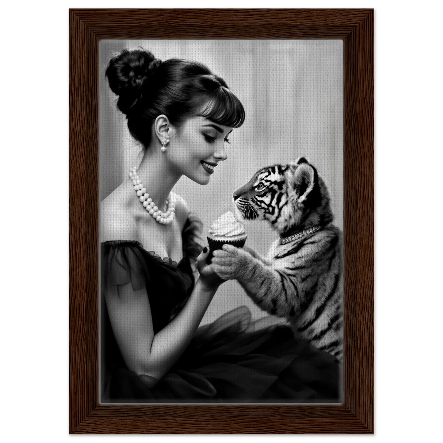 Audrey Hepburn Tiger Cub Art Print Dark Brown Wood Frame 20x30 cm 8x12″ Framed Canvas